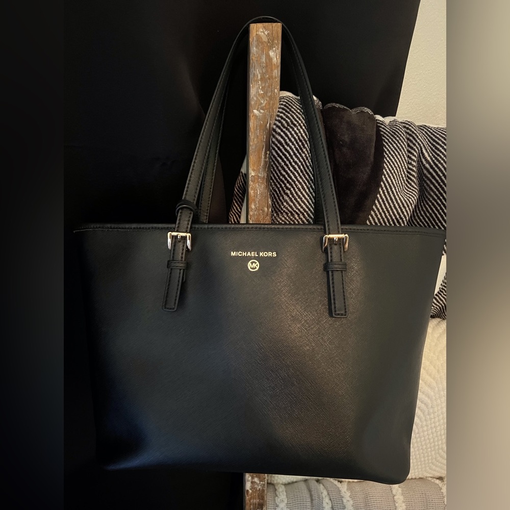 Michael Kors MK Jet Set black tote bag purse